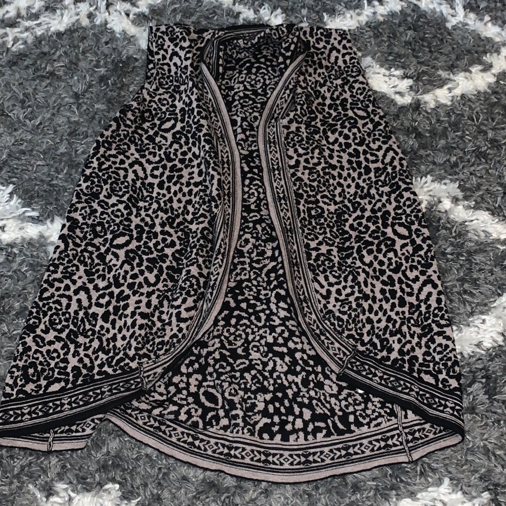 Rise & Bloom vest size XL
